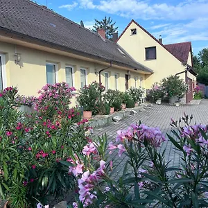 https://seeland-lodge.com-bavaria.com
