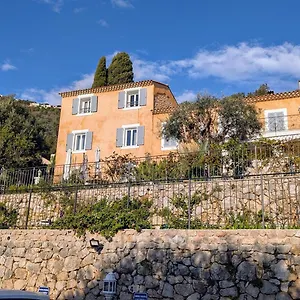 https://le-mas-dangeline.fr-provencehotel.com
